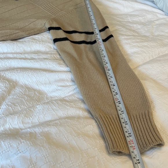 Vintage 100% Lambswool Cardigan Size Medium. Academia Preppy, Classic Old School - Picture 8 of 10